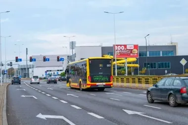 Zakazy postoju i zamknięte ulice przy cmentarzu. Zmiany ruchu we Włocławku